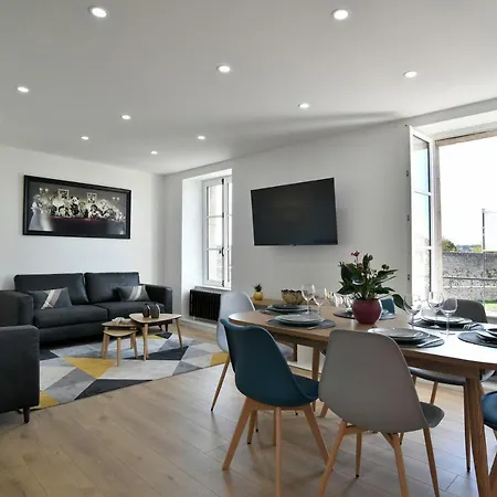 Le Du Chateau - Duplex En Centre-ville * دينان